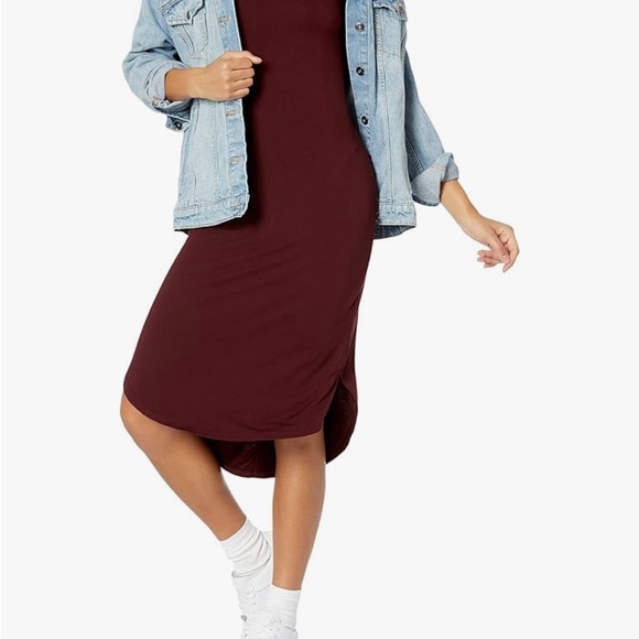 Amazon Essentials Women's Jersey Standard-Fit Sleeveless V-Neck - Picture 4 of 6